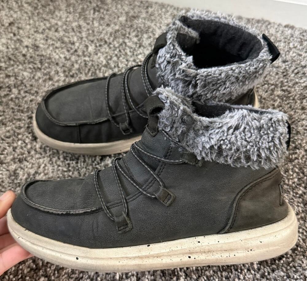 Hey Dude Eloise faux fur ankle boots women's size 6